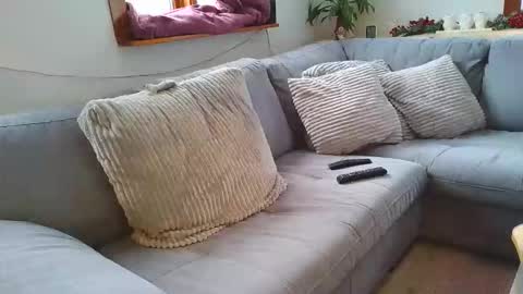 emyxxl online show from January 9, 2026, 1:14 pm