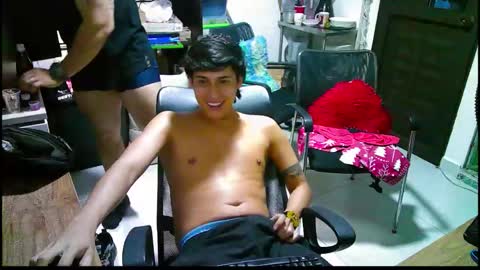 Snapshot of enaxxxion chatting on September 13, 2025, 12:05 pm andres online show from September 13, 2025, 12:05 pm