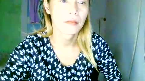 Snapshot of encantadats chatting on September 22, 2025, 6:48 am CHUN LY online show from September 22, 2025, 6:48 am