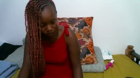 Snapshot of enchantedvee chatting on April 9, 2026, 12:21 am Vee online show from April 9, 2026, 12:21 am
