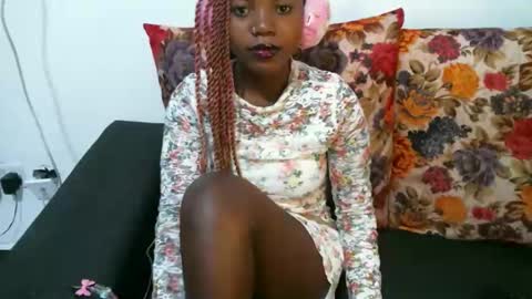 Snapshot of enchantedvee chatting on May 2, 2026, 1:43 am Vee online show from May 2, 2026, 1:43 am