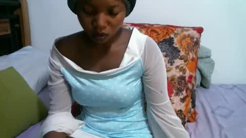 Snapshot of enchantedvee chatting on May 31, 2026, 11:06 pm Vee online show from May 31, 2026, 11:06 pm