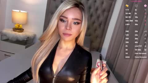 Snapshot of enchatressdixie chatting on February 10, 2026, 7:29 pm dixie online show from February 10, 2026, 7:29 pm