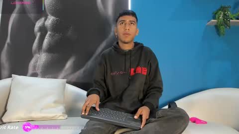 Snapshot of ender_h0t chatting on October 11, 2025, 2:26 pm Ender online show from October 11, 2025, 2:26 pm