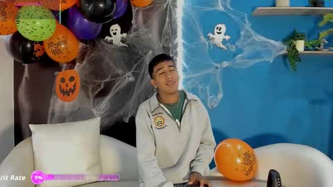 Snapshot of ender_h0t chatting on October 15, 2025, 1:44 pm Ender online show from October 15, 2025, 1:44 pm