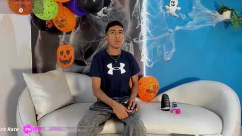 Snapshot of ender_h0t chatting on October 25, 2025, 2:02 pm Ender online show from October 25, 2025, 2:02 pm