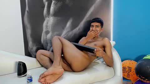 Snapshot of ender_h0t chatting on November 5, 2025, 5:46 pm Ender online show from November 5, 2025, 5:46 pm