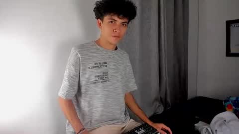 Salo online show from April 19, 2026, 10:01 pm