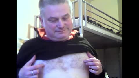 englishguysurrey online show from December 26, 2024, 8:18 am