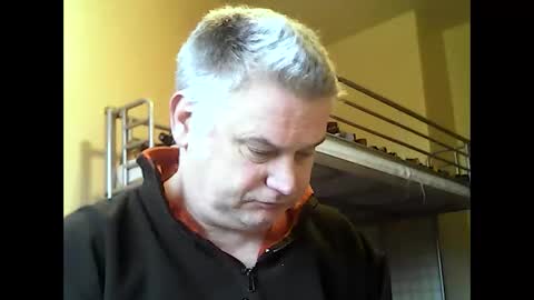 englishguysurrey online show from December 17, 2025, 9:48 am