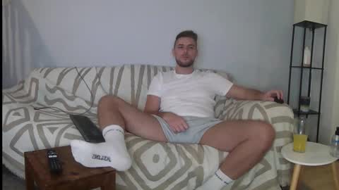 Snapshot of englishladxxx chatting on October 16, 2025, 1:39 am Englishladxxx online show from October 16, 2025, 1:39 am