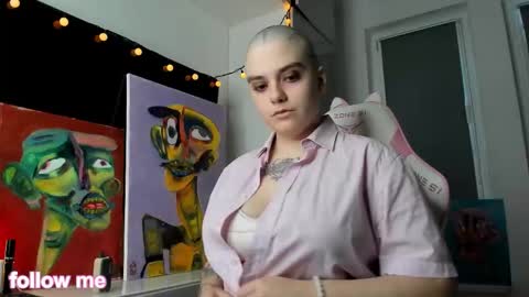 Snapshot of enigmastella chatting on December 15, 2025, 11:03 am enigmastella online show from December 15, 2025, 11:03 am