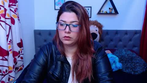 Snapshot of enjoymoon77 chatting on February 9, 2026, 3:54 am Lunamedel24 online show from February 9, 2026, 3:54 am