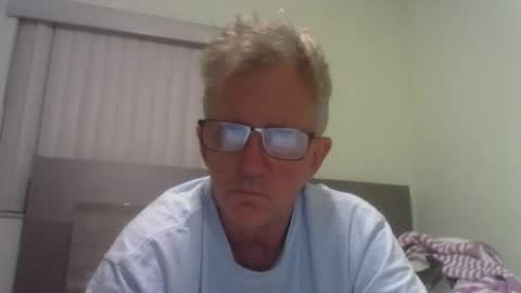 Snapshot of enrique43a chatting on February 18, 2026, 2:29 am Enrique online show from February 18, 2026, 2:29 am