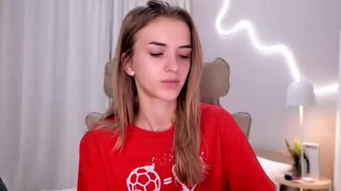 entya online show from November 7, 2025, 7:19 am