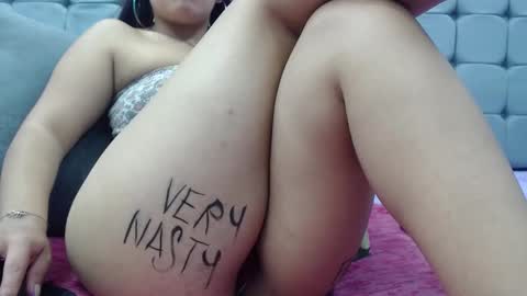 Snapshot of eny_dirty chatting on December 28, 2024, 1:38 pm Enny Dirty online show from December 28, 2024, 1:38 pm