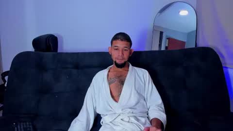 Snapshot of enyel_100 chatting on June 11, 2026, 2:53 am enyel_100 online show from June 11, 2026, 2:53 am