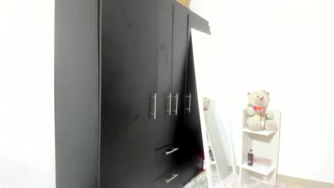 Angela online show from April 18, 2026, 5:06 pm