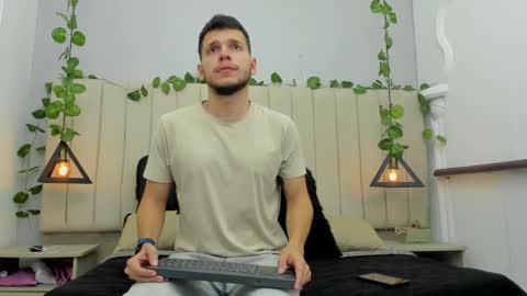 ENZO online show from November 3, 2025, 2:40 pm