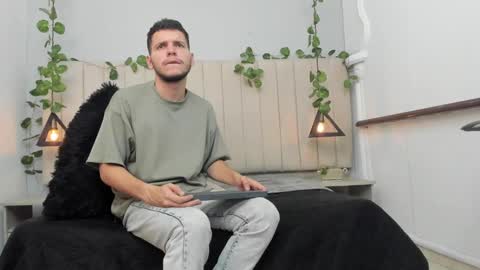 ENZO online show from November 13, 2025, 2:27 pm