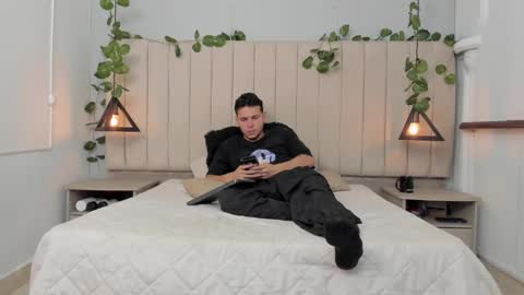 ENZO online show from November 29, 2025, 3:26 pm