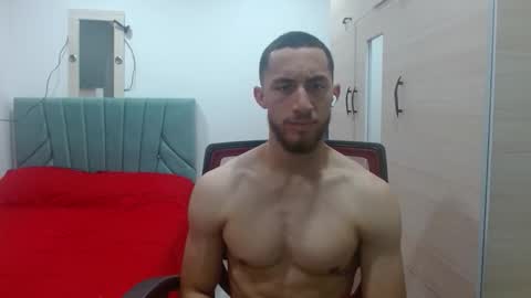 enzo_savage online show from November 12, 2025, 4:18 pm