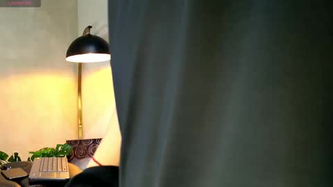 enzo_steel online show from February 21, 2026, 7:04 pm