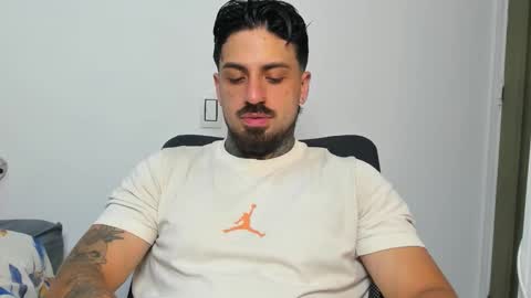 Enzo Aren online show from October 29, 2025, 11:50 pm