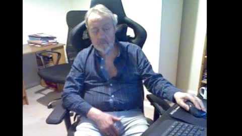 Snapshot of erasmus_d chatting on March 16, 2026, 6:12 pm erasmus_d online show from March 16, 2026, 6:12 pm