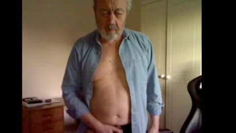 Snapshot of erasmus_d chatting on March 18, 2026, 6:11 pm erasmus_d online show from March 18, 2026, 6:11 pm