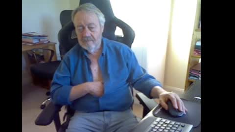 Snapshot of erasmus_d chatting on March 21, 2026, 5:27 pm erasmus_d online show from March 21, 2026, 5:27 pm