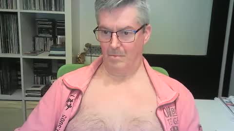 Snapshot of erbee62 chatting on January 14, 2025, 9:41 pm ErBee62 online show from January 14, 2025, 9:41 pm
