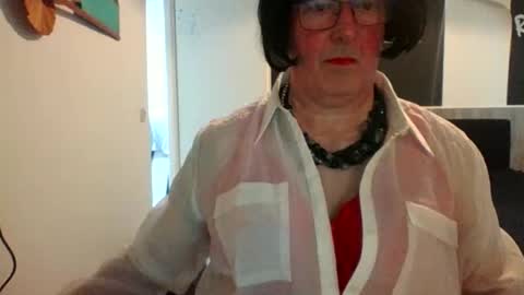 Snapshot of erbee62 chatting on April 20, 2026, 1:36 pm ErBee62 online show from April 20, 2026, 1:36 pm