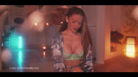 Ana Marie online show from March 18, 2026, 1:42 am