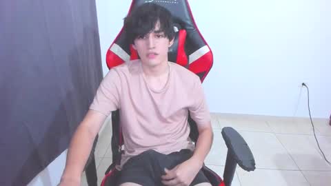 eren_tatakae online show from November 8, 2025, 3:18 am