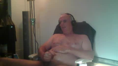 Snapshot of eric204 chatting on July 10, 2026, 6:07 am Eric online show from July 10, 2026, 6:07 am