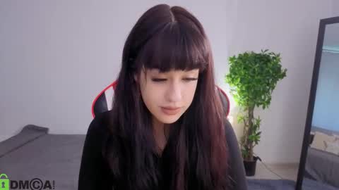 Erika online show from October 7, 2025, 2:36 pm