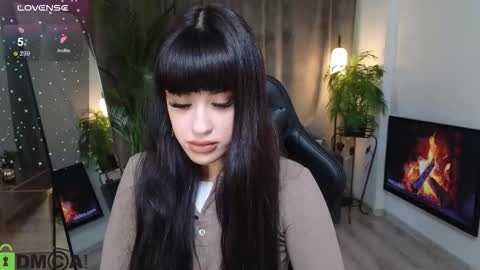 Erika online show from October 14, 2025, 2:51 pm