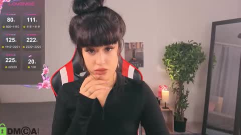 Erika online show from October 15, 2025, 3:01 pm