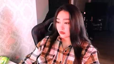 Erica Wayne online show from December 15, 2025, 1:32 am