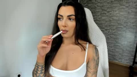 Snapshot of erica_xoo chatting on July 1, 2026, 10:17 am Riaaa online show from July 1, 2026, 10:17 am