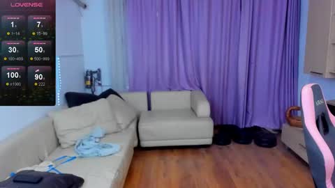 Erika online show from December 15, 2025, 8:40 am