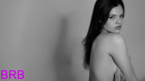 Snapshot of ericaevan chatting on December 3, 2024, 10:28 am ericaevan online show from December 3, 2024, 10:28 am