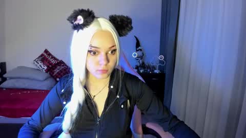 Snapshot of ericahoffman2 chatting on January 3, 2025, 5:10 pm Erica online show from January 3, 2025, 5:10 pm