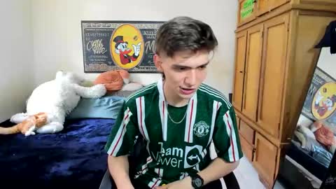 erick_de_rossee online show from April 18, 2026, 7:07 pm