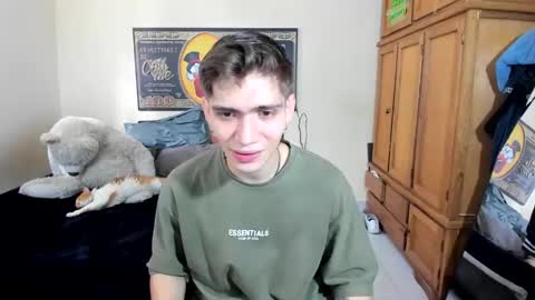 erick_de_rossee online show from April 24, 2026, 6:21 pm