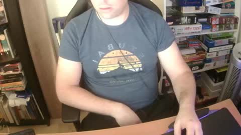 Snapshot of erik_dapper chatting on December 19, 2025, 7:10 pm Erik Dapper online show from December 19, 2025, 7:10 pm