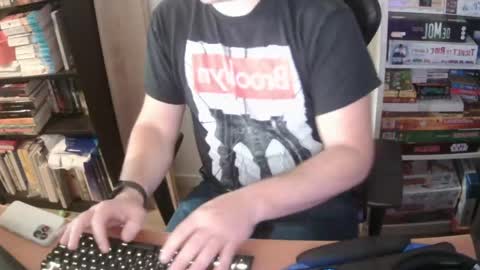 Snapshot of erik_dapper chatting on March 9, 2026, 7:45 am Erik Dapper online show from March 9, 2026, 7:45 am