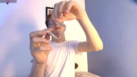 Snapshot of erik_golden_ chatting on May 8, 2026, 8:58 pm I am Erik online show from May 8, 2026, 8:58 pm
