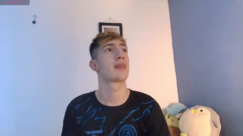 Snapshot of erik_golden_ chatting on June 14, 2026, 9:06 pm I am Erik online show from June 14, 2026, 9:06 pm